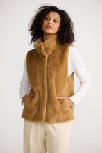 Load image into Gallery viewer, Shanty Bruna Fur Vest
