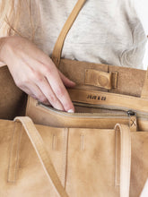 Load image into Gallery viewer, Unlined Leather Tote