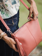 Load image into Gallery viewer, Daisy Stripe Crossbody Bag