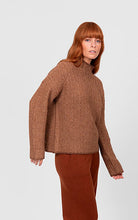 Load image into Gallery viewer, BL6629 Links Strip Pullover
