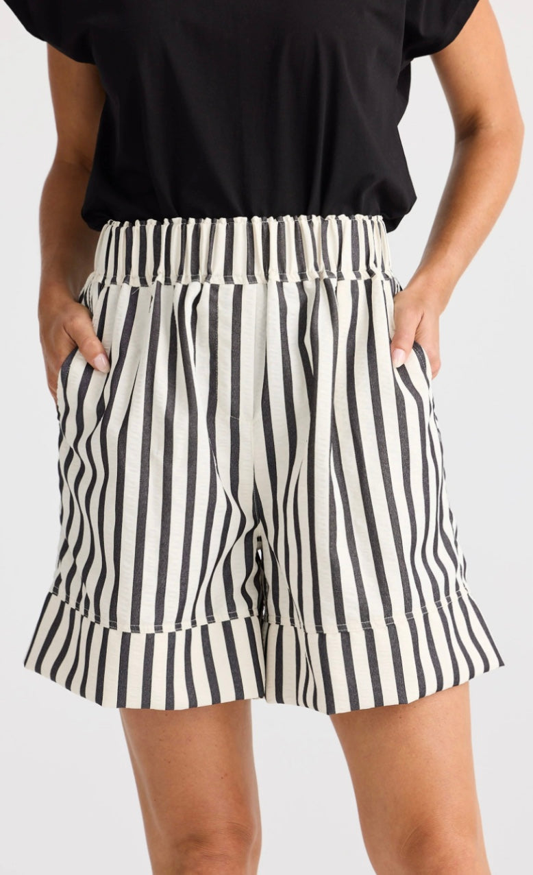 Esplanade Short