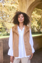 Load image into Gallery viewer, Shanty Bruna Fur Vest
