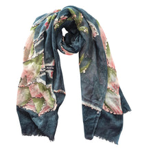 Load image into Gallery viewer, Zoda Pure Wool Scarf
