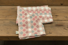 Load image into Gallery viewer, Bubble Knit Spot Blanket
