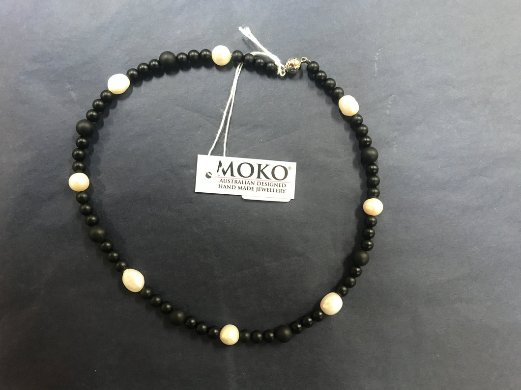 Moko P5421N necklace
