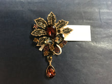 Load image into Gallery viewer, Queen Bee Brooch Kamare

